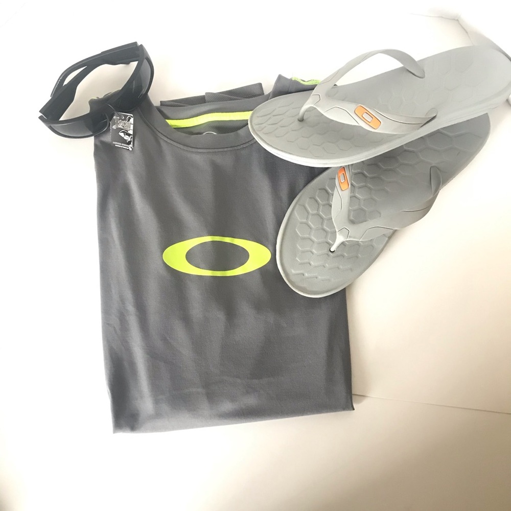 Oakley tank top